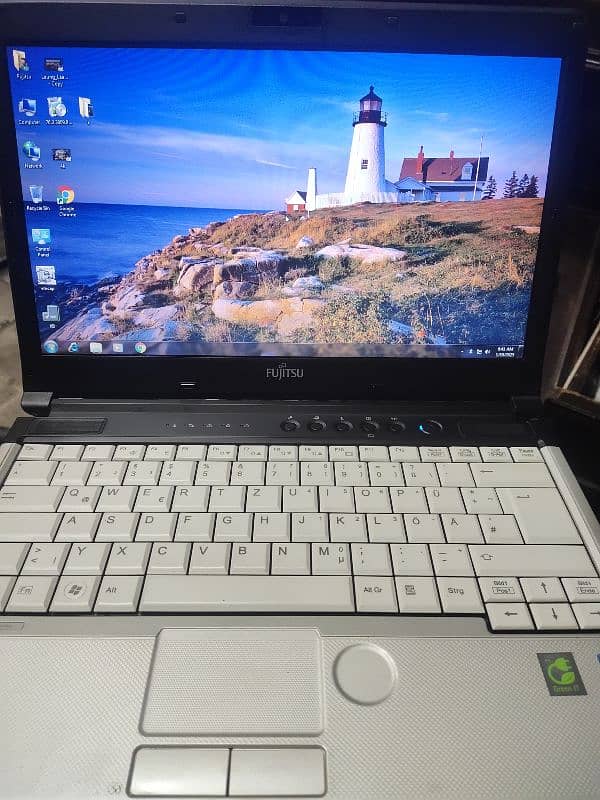 Fujitsu lifbook cori5.2nd gen. 03073783690. isp 0