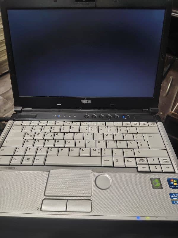 Fujitsu lifbook cori5.2nd gen. 03073783690. isp 1