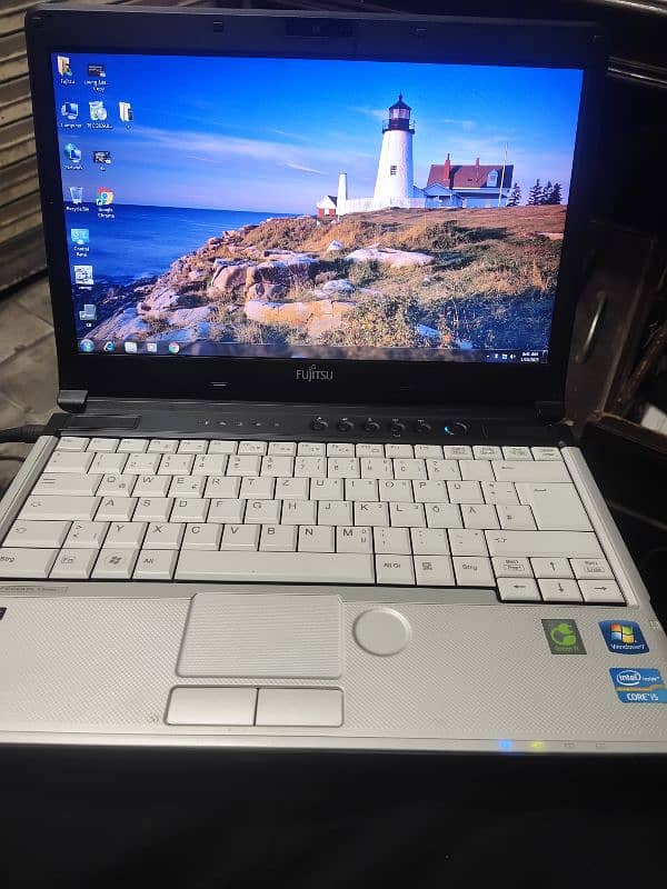 Fujitsu lifbook cori5.2nd gen. 03073783690. isp 2