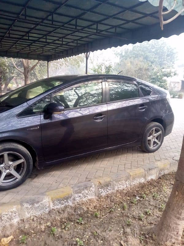 Toyota Prius 2011 model 2014 import 2014 Sindh registration 0