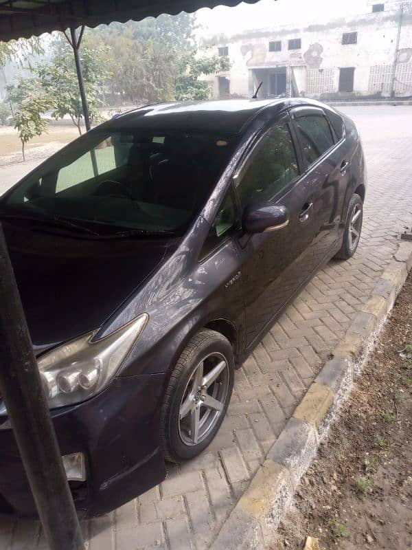 Toyota Prius 2011 model 2014 import 2014 Sindh registration 2