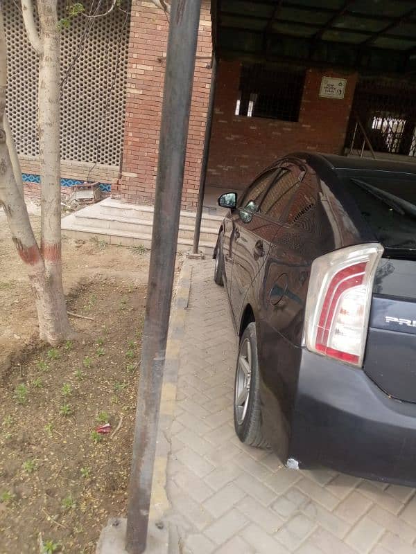 Toyota Prius 2011 model 2014 import 2014 Sindh registration 7