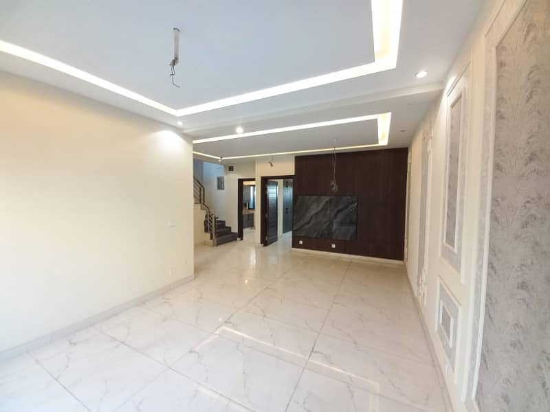 10 Marla house for rent available in Lake City Housing Society Lahore 19