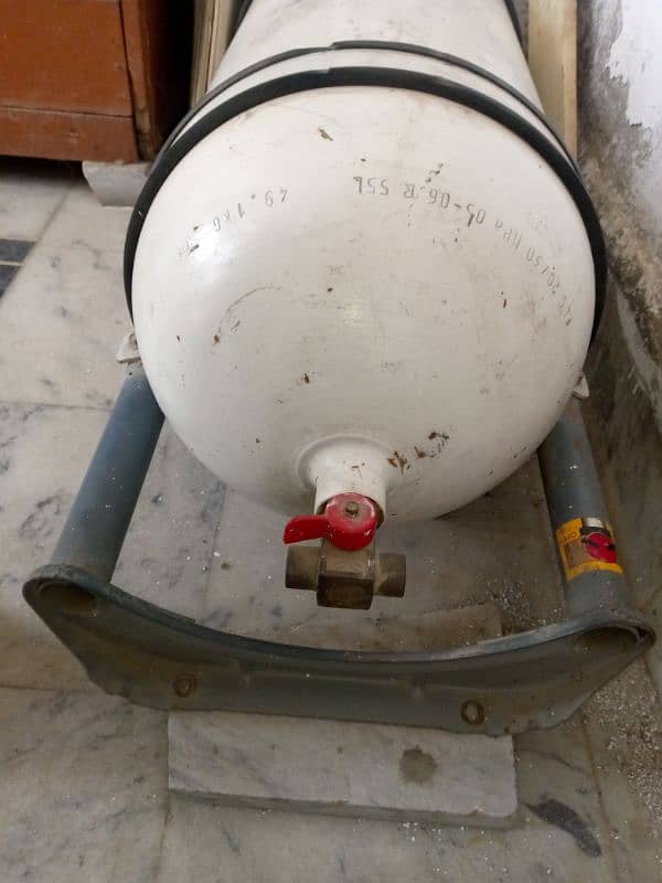 CNG Cylinder (Company Fitted)+Kit 2