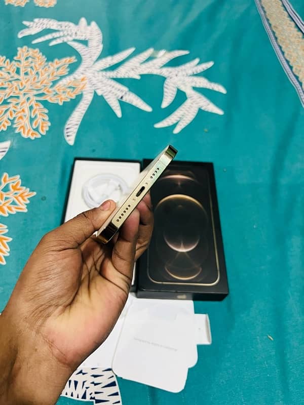 iPhone 12 Pro Max (256gb PTA)urgent Sale. 0/3/0/6/4/3/9/8/4/3/0 11