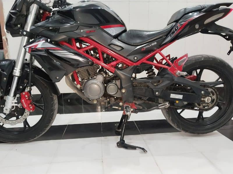 Benelli TNT 150i 2019 5