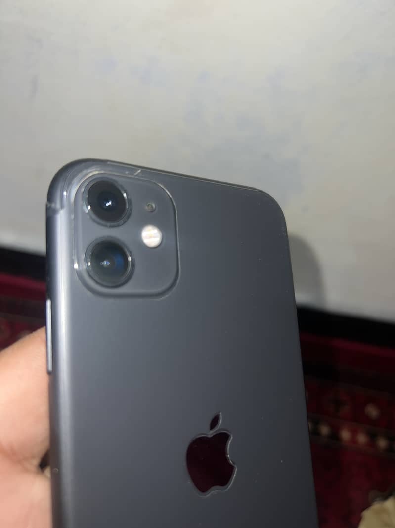 iphone 11 New condition 10/10 0