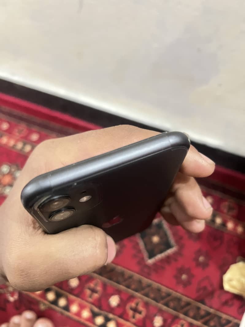 iphone 11 New condition 10/10 4