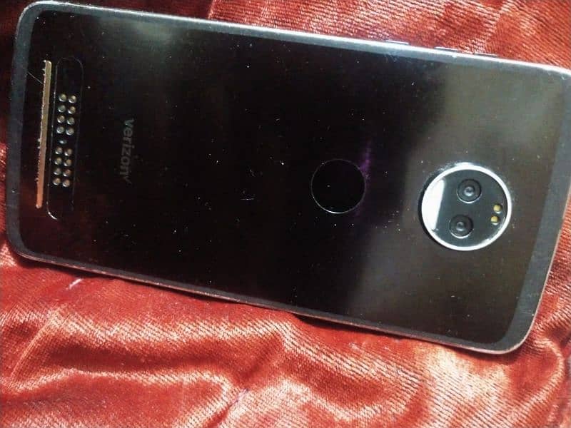 Moto z2 force 4/64 0