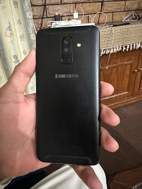 Samsung Galaxy A6+ 3