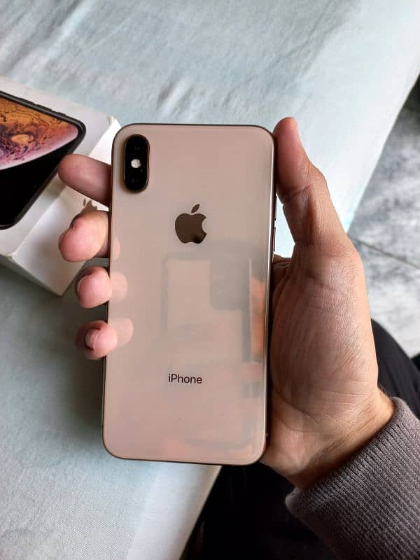 iphone xs 4