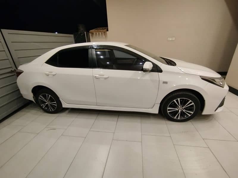 Toyota Corolla Altis 2019 4