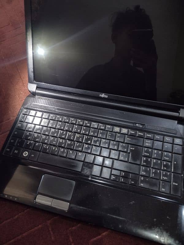 Fujitsu laptop with charger 3