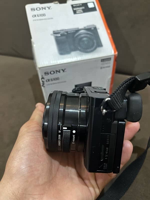 sony alpha 6100 with box kit lens and 2 batteries 4