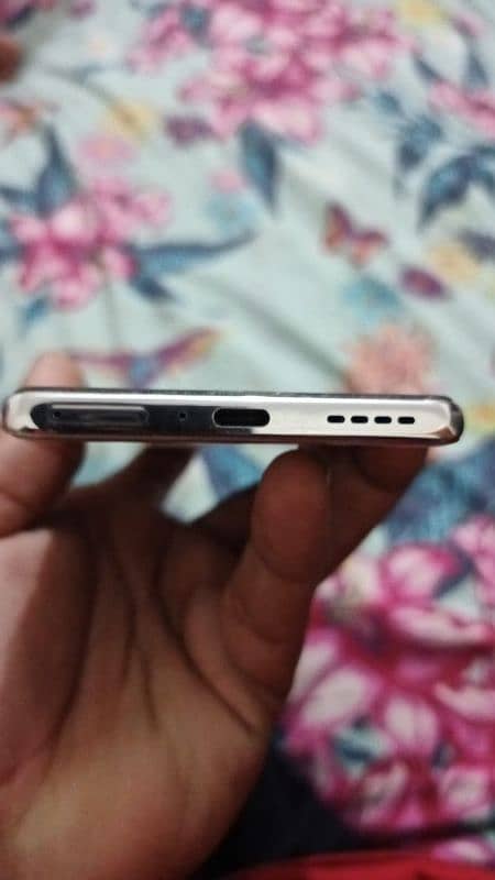 note 40 pro all oky hai urgent sale karna hai muhje 3