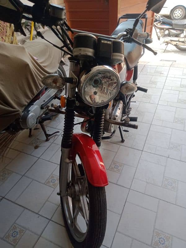 Suzuki GS 150 1