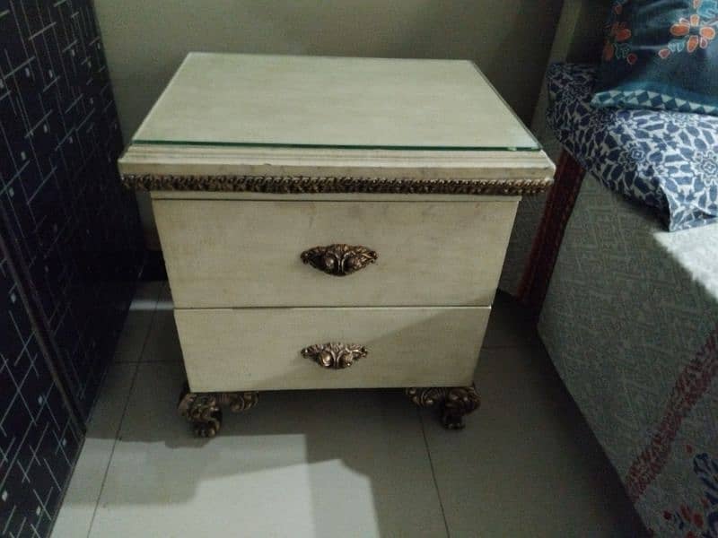 Bed ,Deressing Table ,Side table 2