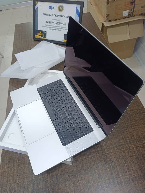 MACBOOK PRO M2 2023 16 INCH FULL BOX 16GB 512GB 12 COR CPU 19 CORE GPU 7