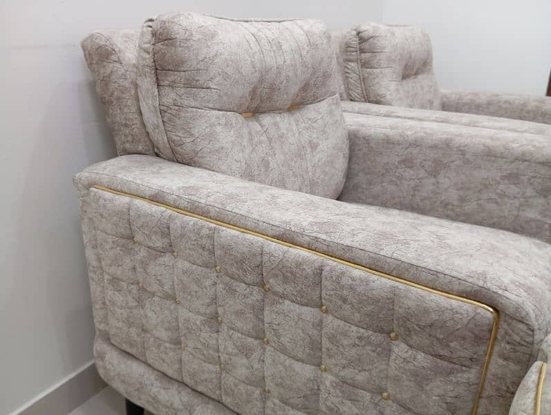 Four Seat Sofa Set for sale on urgent basis 0