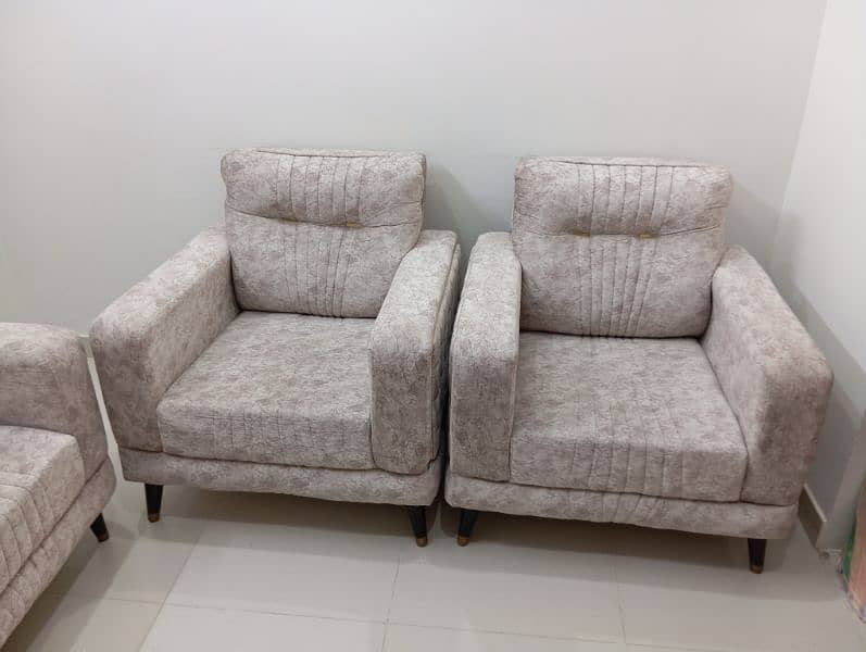 Four Seat Sofa Set for sale on urgent basis 2