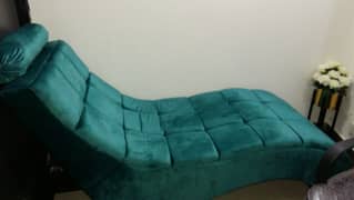 Comfortable couch for drawing room