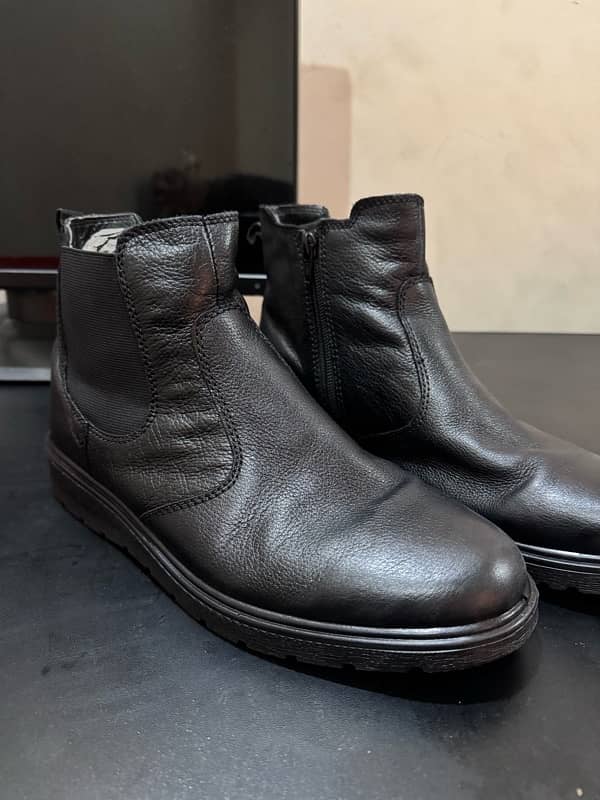 New Breakout Leather Chelsea boots 0