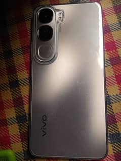 Vivo Y200 titanium silver