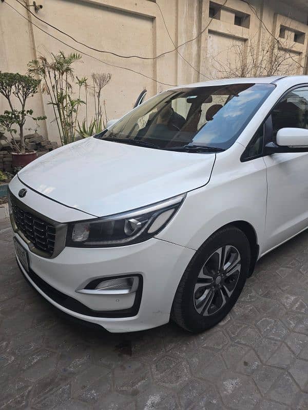 KIA Grand Carnival EX 2018 1