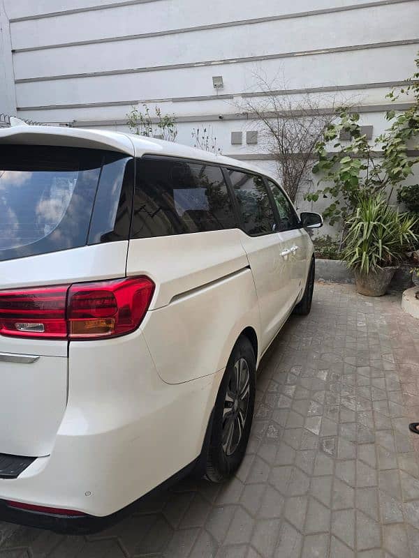 KIA Grand Carnival EX 2018 2