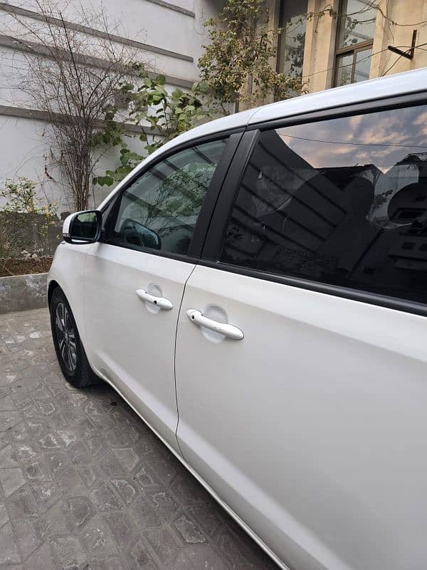 KIA Grand Carnival EX 2018 10