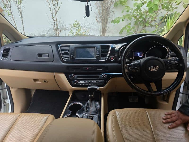 KIA Grand Carnival EX 2018 15