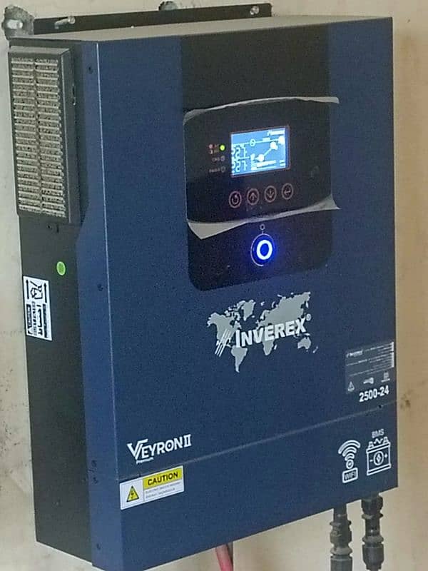 brand new 30 days uses 2.5 hybrid interest inverter with 2 big battery 0