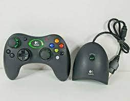 Xbox Controllers ok condition contact 03201528006 or 03704826291 4