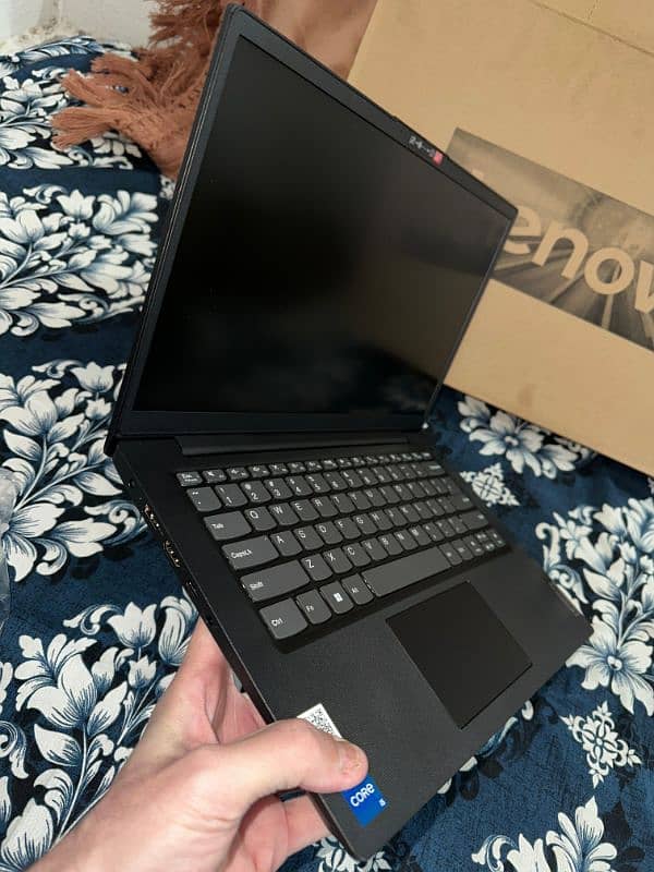 Lenovo 12