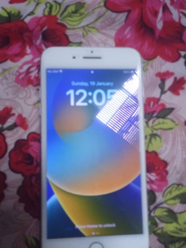 Iphon 8plus 64 gb factory unlock Whatsap 03249775018 1