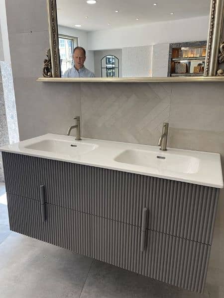 Victorian Style Bathroom Vanity 2