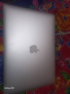 Macbook pro 2015 15 inch 16/500 urgent sale