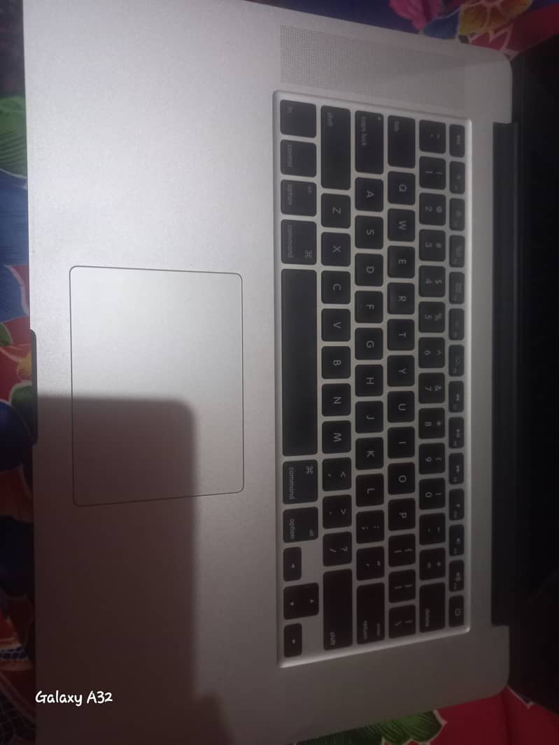 Macbook pro 2015 15 inch 16/500 urgent sale 1