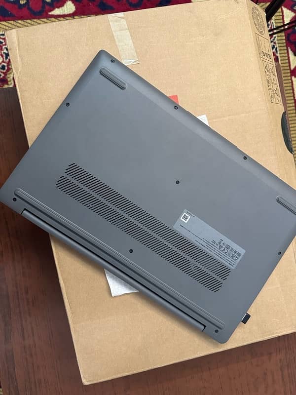 Lenovo Ideapad Slim 3 15IRH8 | i5 13 Gen 4