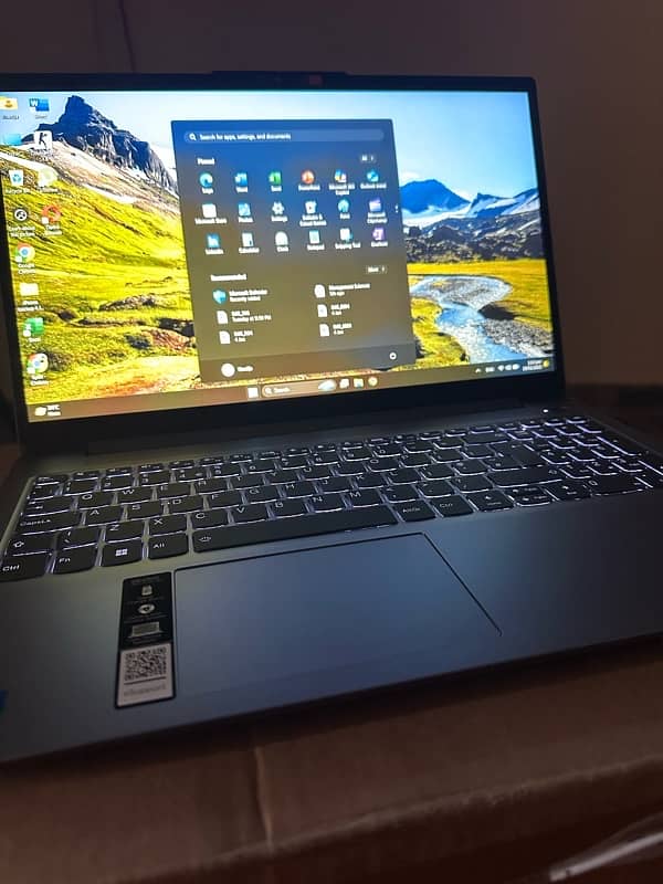 Lenovo Ideapad Slim 3 15IRH8 | i5 13 Gen 10