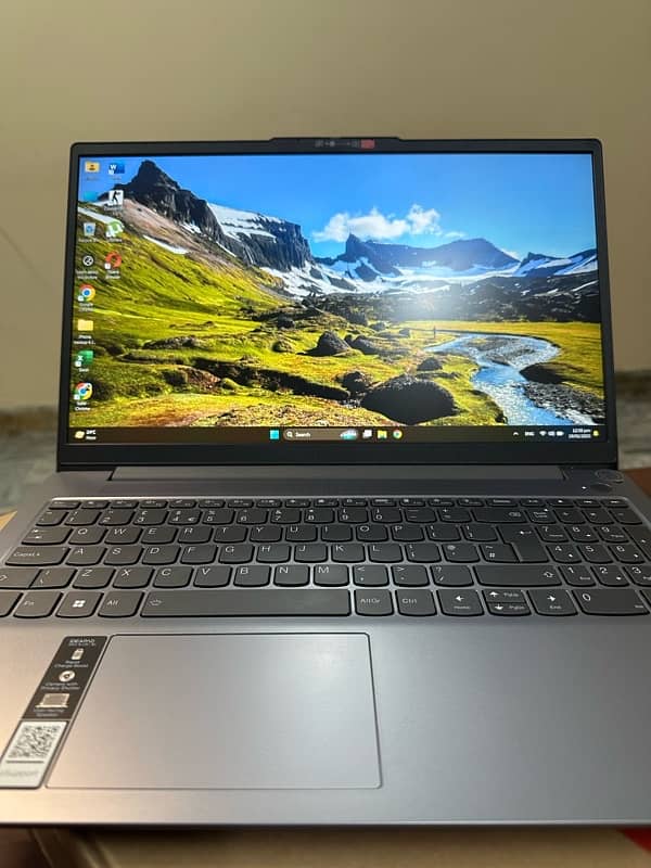 Lenovo Ideapad Slim 3 15IRH8 | i5 13 Gen 12