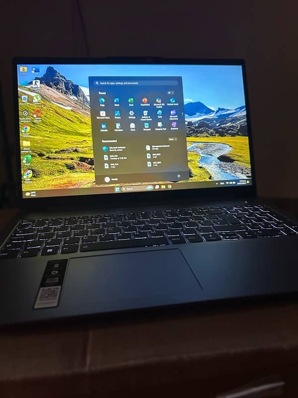 Lenovo Ideapad Slim 3 15IRH8 | i5 13 Gen 14