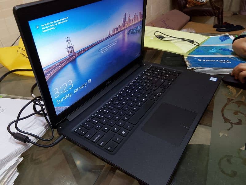 Dell Core I-5, 8th generation, 16 Gb ram, 256 SSD 1