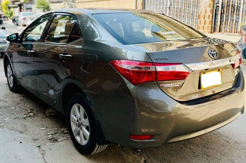 Toyota Corolla Altis 2016 In Amazing Condition 5