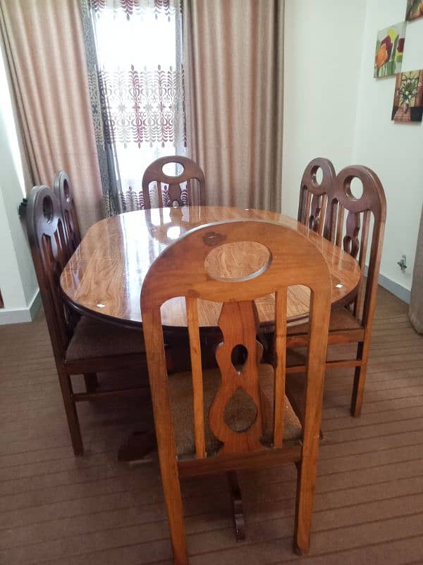 Dining Table for sale,Good Condition 3