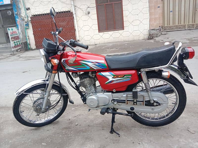 honda 125 2023 4