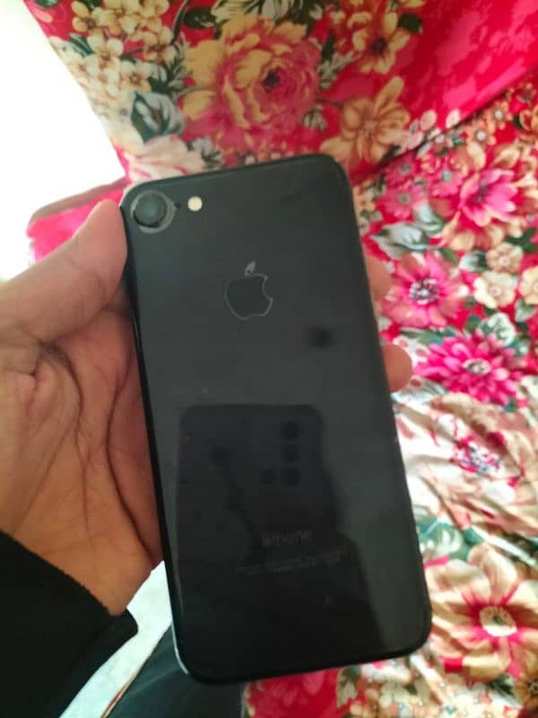 Iphone 7 10 by 10 condition 32gb 2