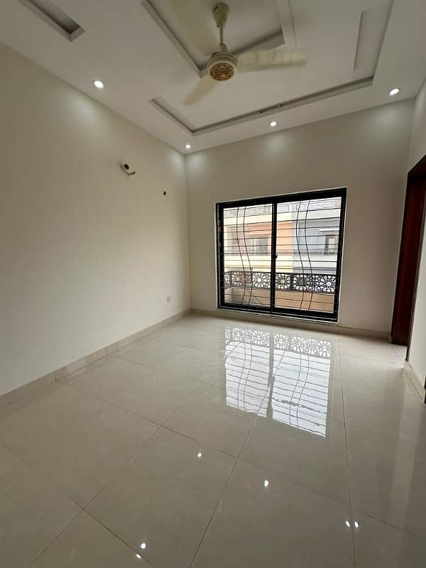 Affordable Upper Portion For rent In Central Park Housing Scheme 3