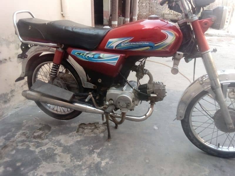 Motorcycle 21 model ha all Punjab number ha Tanki tapa original  pra h 3