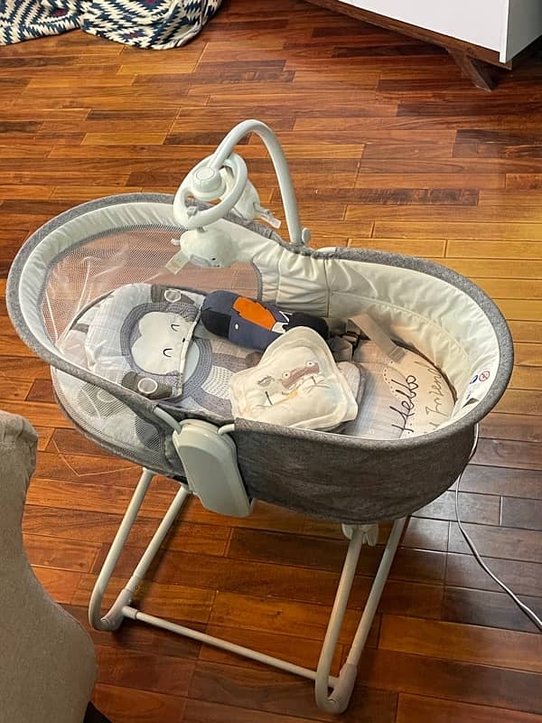 Mastela 4 in 1 Bassinet 3